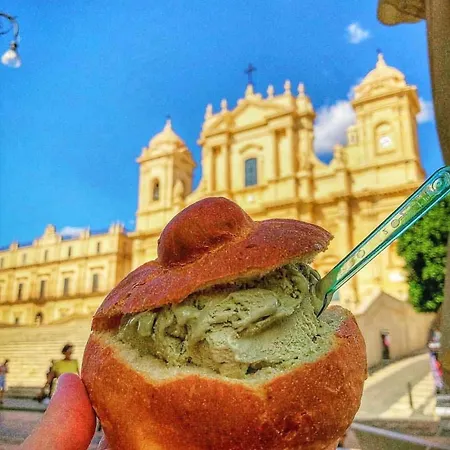 Love Noto نوتو